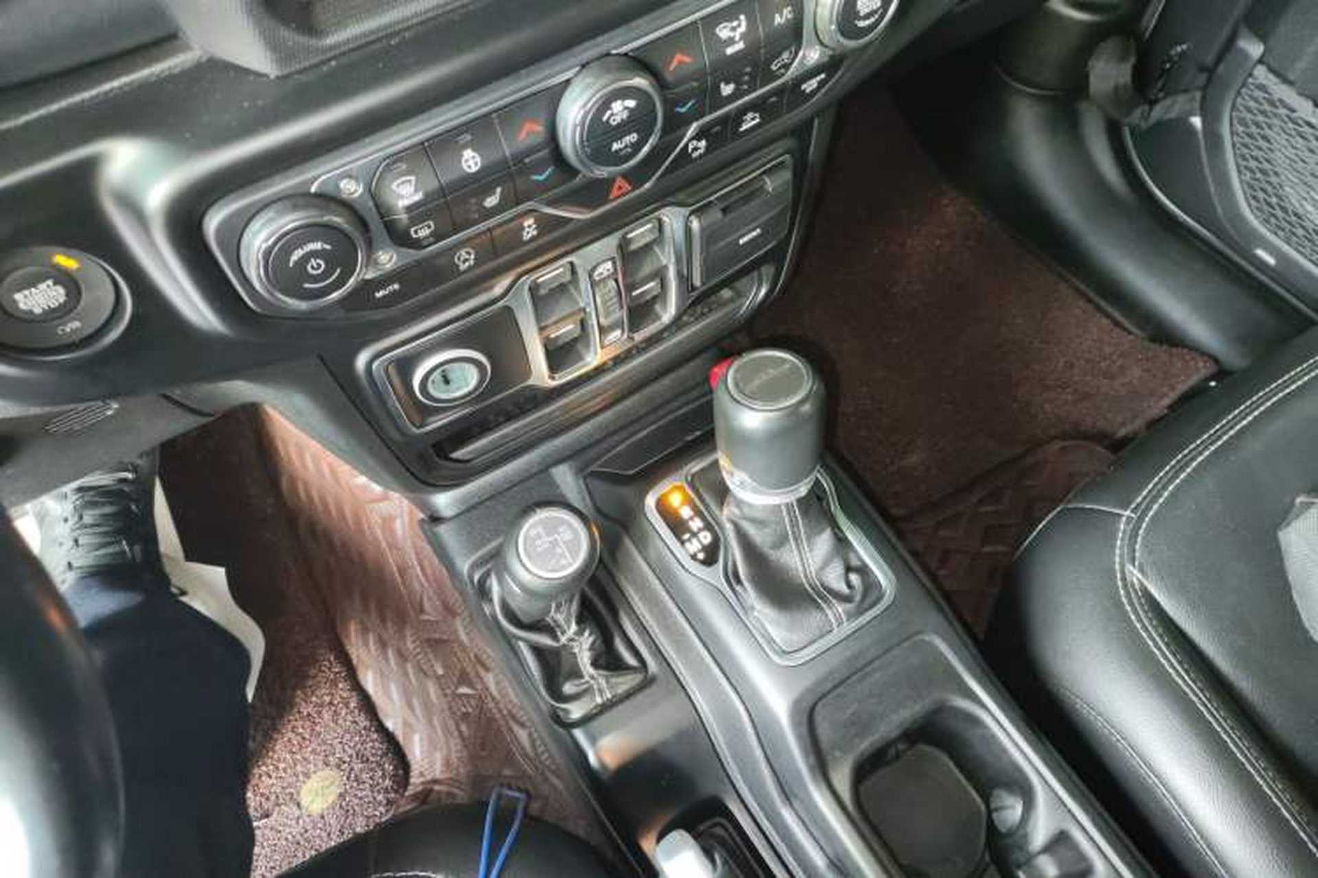 Used Jeep Gladiator 2022 3.6L Pioneer Edition Gear Lever