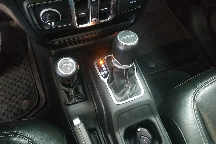 Used Jeep Gladiator 2022 3.6L Pioneer Edition Gear Lever