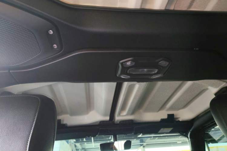 Used Jeep Gladiator 2022 3.6L Pioneer Edition Headliner