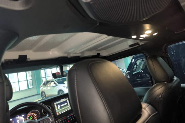 Used Jeep Gladiator 2022 3.6L Pioneer Edition Headliner