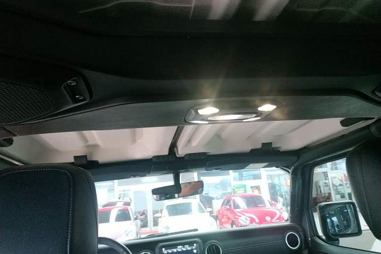 Used Jeep Gladiator 2022 3.6L Pioneer Edition Headliner
