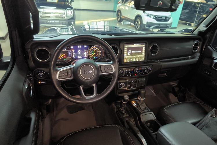 Used Jeep Gladiator 2022 3.6L Pioneer Edition Interior 2