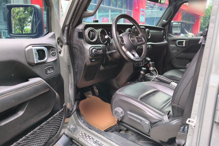 Used Jeep Gladiator 2022 3.6L Pioneer Edition Interior 3