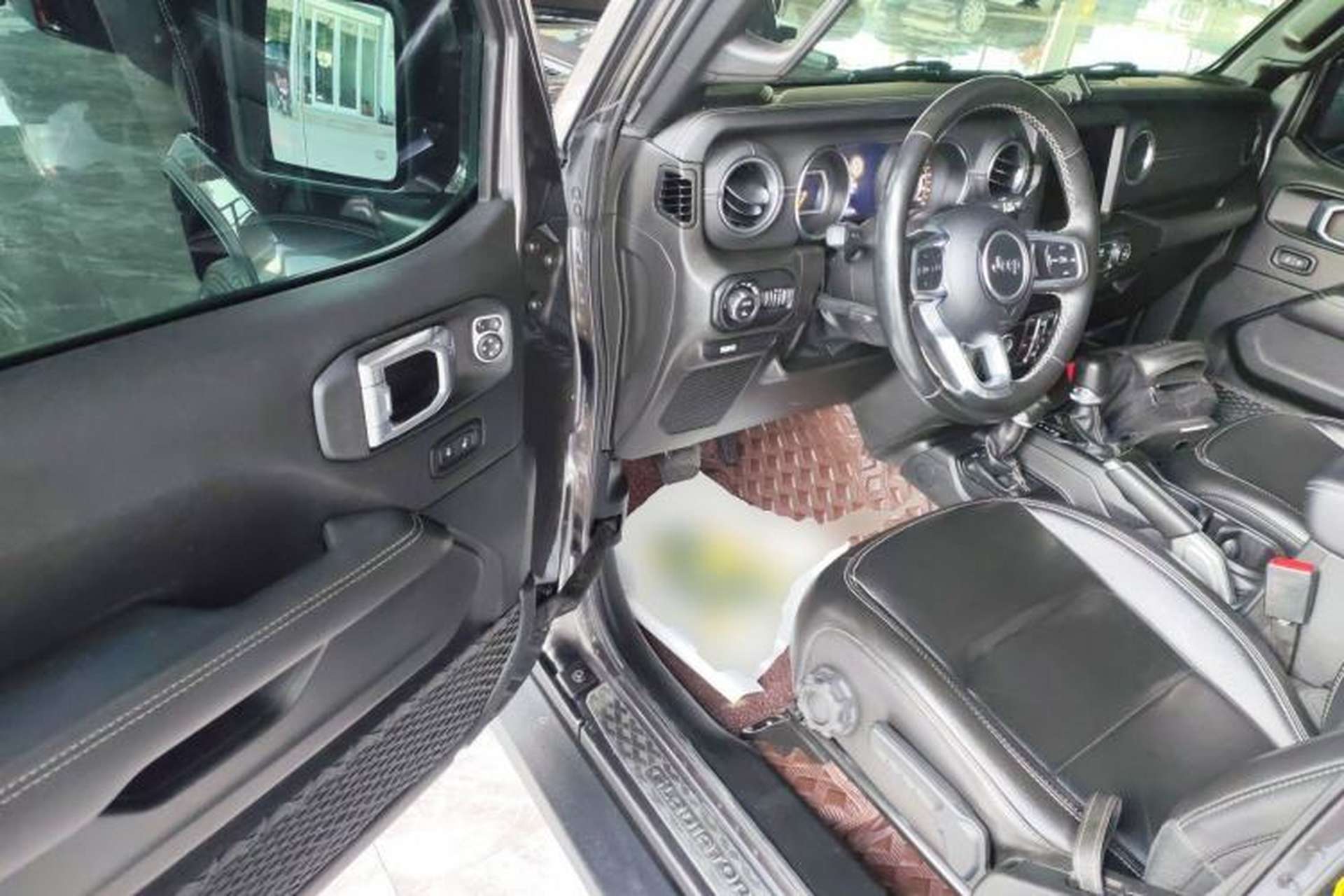 Used Jeep Gladiator 2022 3.6L Pioneer Edition Interior 3