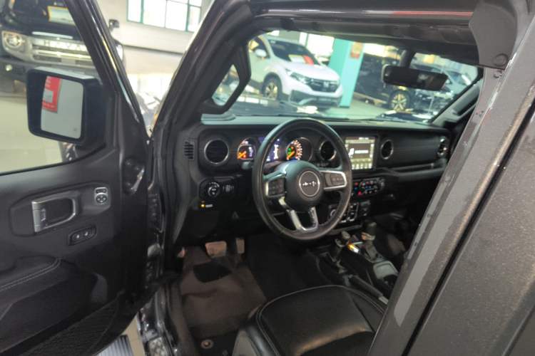 Used Jeep Gladiator 2022 3.6L Pioneer Edition Interior 3