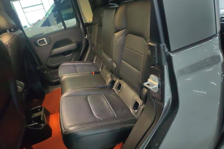 Used Jeep Gladiator 2022 3.6L Pioneer Edition Interior 4