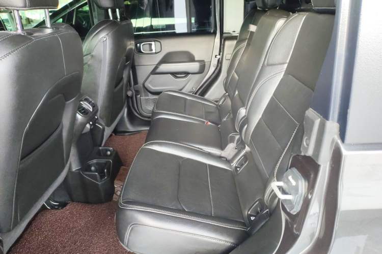 Used Jeep Gladiator 2022 3.6L Pioneer Edition Interior 4
