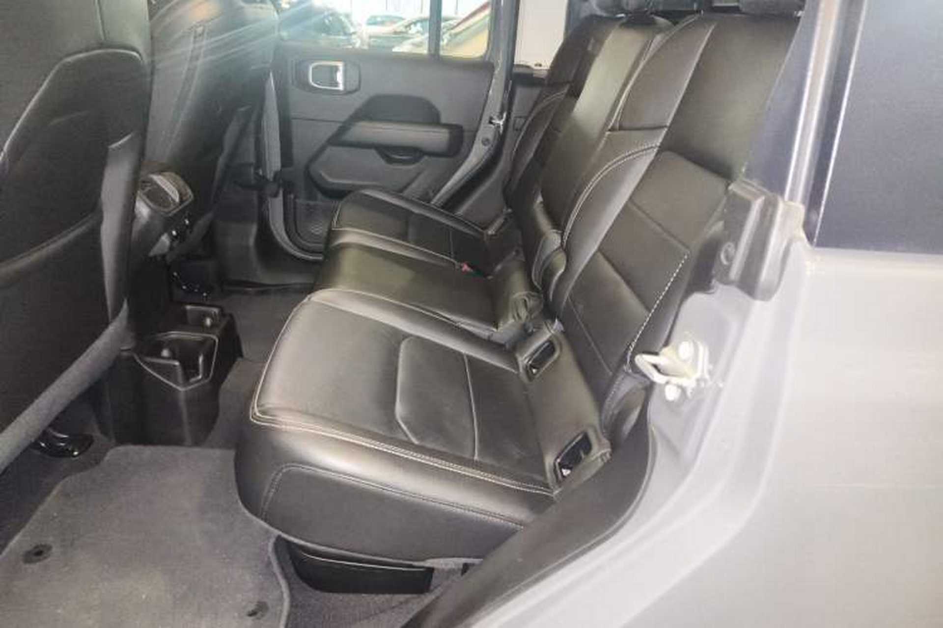 Used Jeep Gladiator 2022 3.6L Pioneer Edition Interior 4