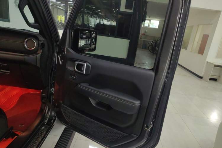 Used Jeep Gladiator 2022 3.6L Pioneer Edition Interior 5