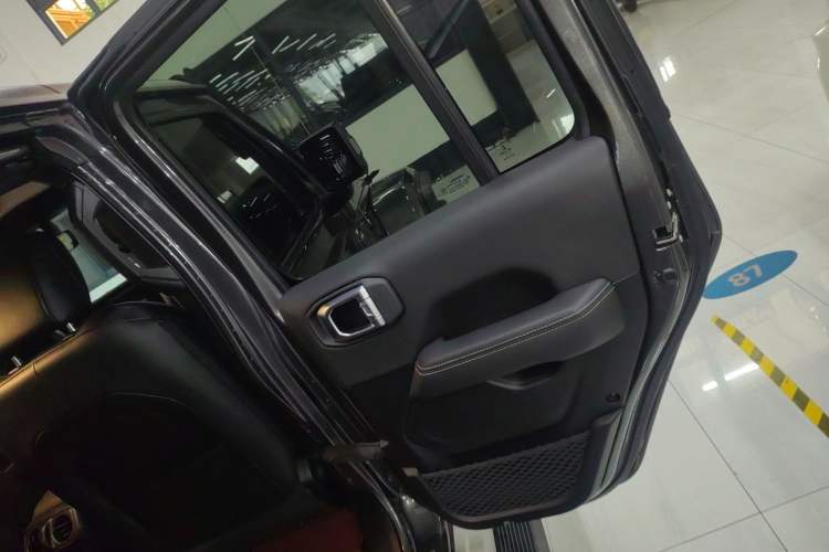 Used Jeep Gladiator 2022 3.6L Pioneer Edition Interior 6