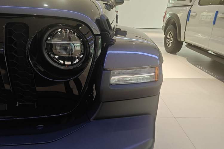 Used Jeep Gladiator 2022 3.6L Pioneer Edition Left Front Headlight