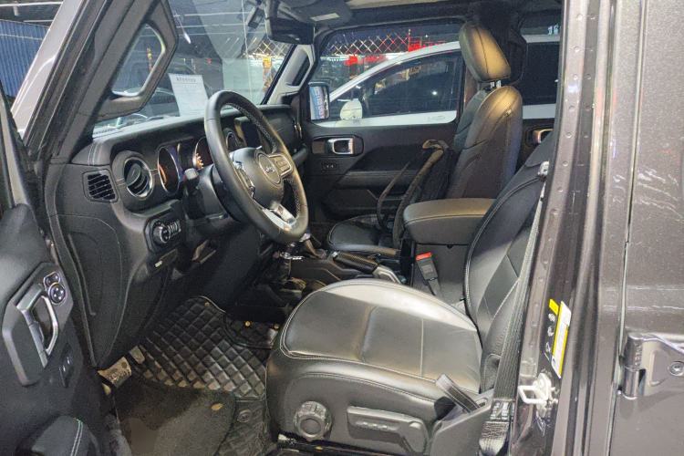 Used Jeep Gladiator 2022 3.6L Pioneer Edition Left Front Seat