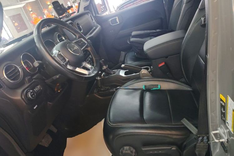 Used Jeep Gladiator 2022 3.6L Pioneer Edition Left Front Seat