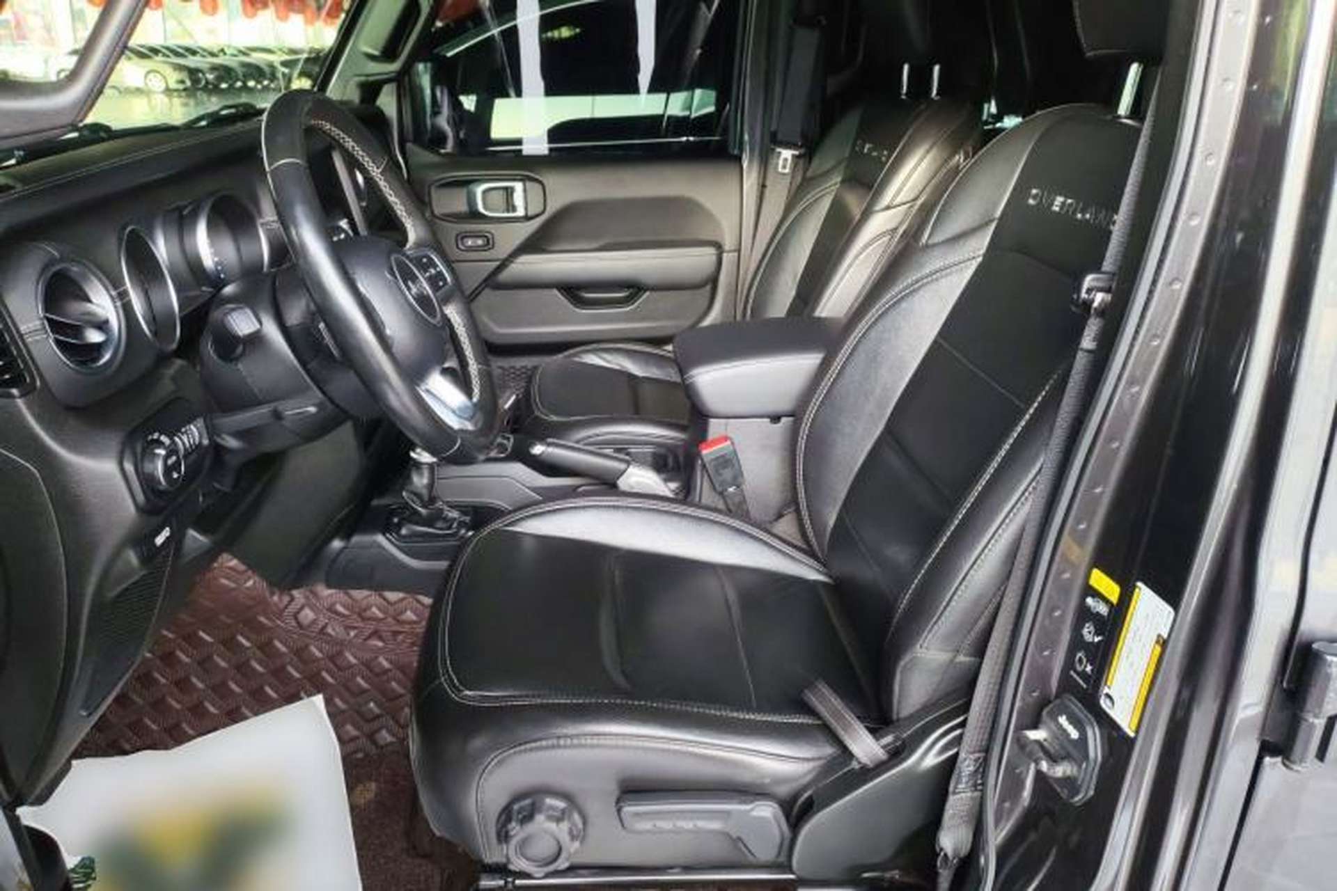 Used Jeep Gladiator 2022 3.6L Pioneer Edition Left Front Seat