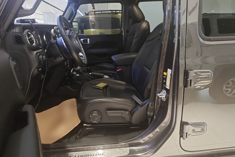 Used Jeep Gladiator 2022 3.6L Pioneer Edition Left Front Seat