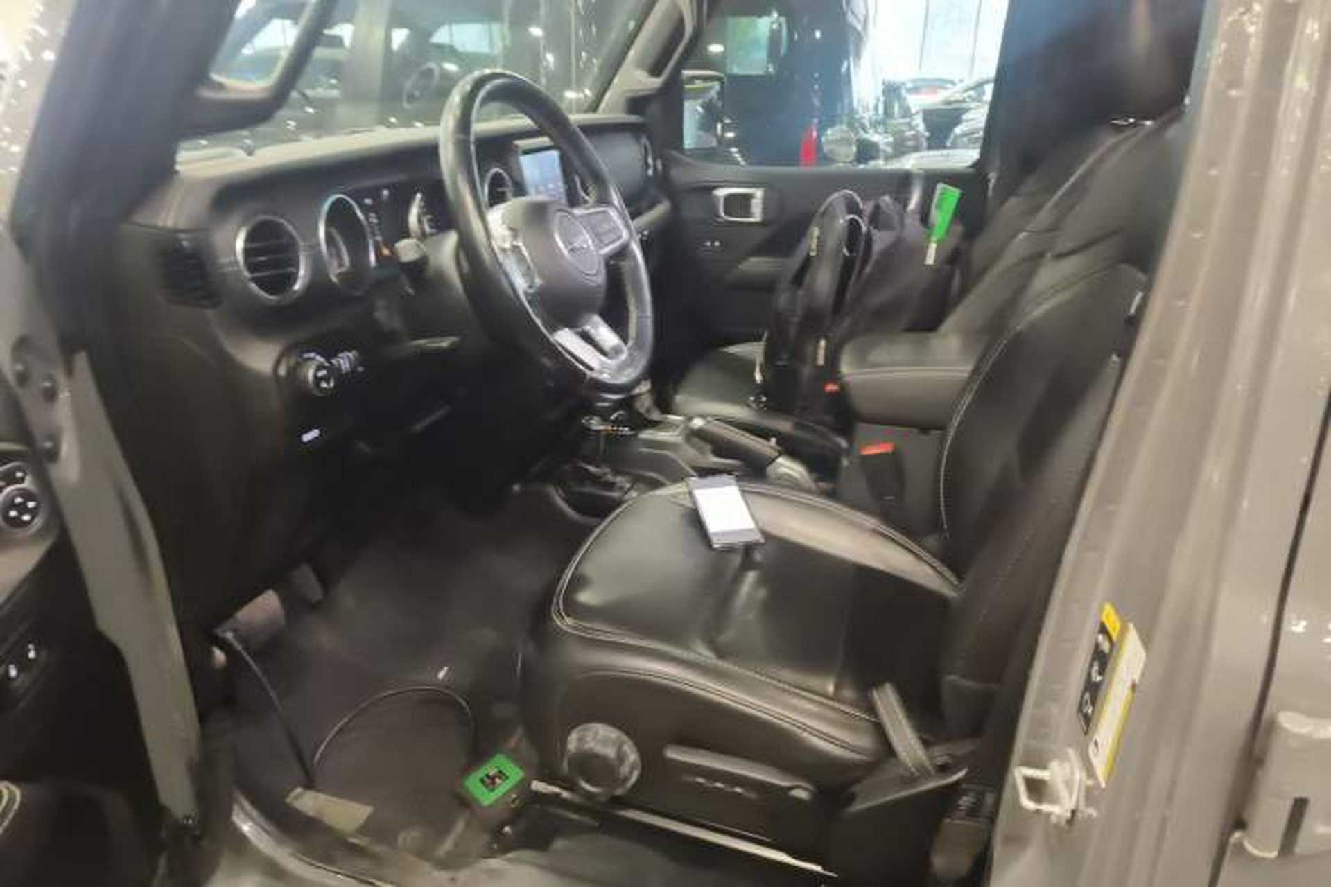 Used Jeep Gladiator 2022 3.6L Pioneer Edition Left Front Seat