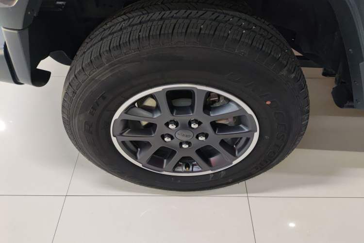 Used Jeep Gladiator 2022 3.6L Pioneer Edition Left Front Wheel Hub