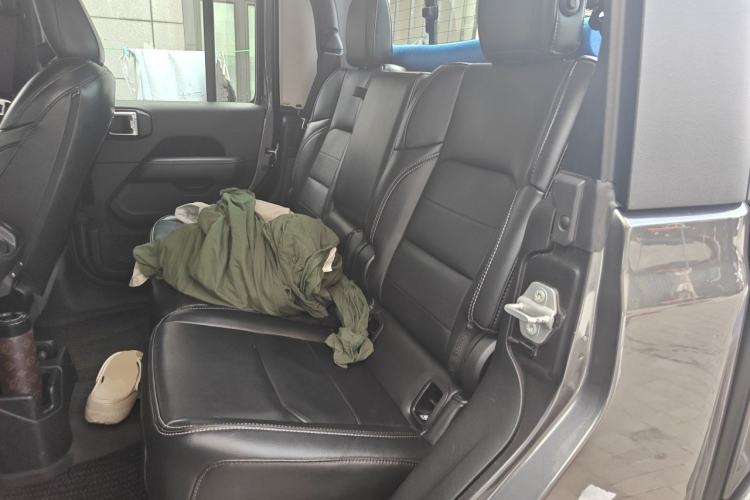 Used Jeep Gladiator 2022 3.6L Pioneer Edition Left Rear Seat