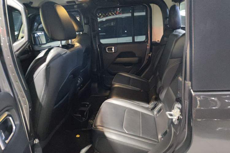 Used Jeep Gladiator 2022 3.6L Pioneer Edition Left Rear Seat