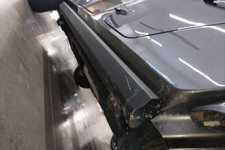 Used Jeep Gladiator 2022 3.6L Pioneer Edition Left Side Sill