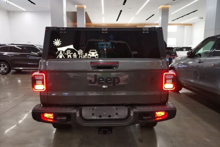Used Jeep Gladiator 2022 3.6L Pioneer Edition Rear
