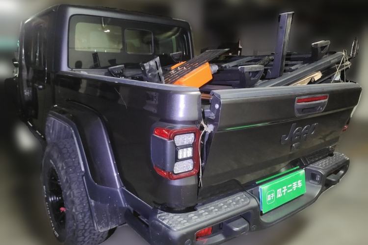 Used Jeep Gladiator  Rear Left 45 Deg