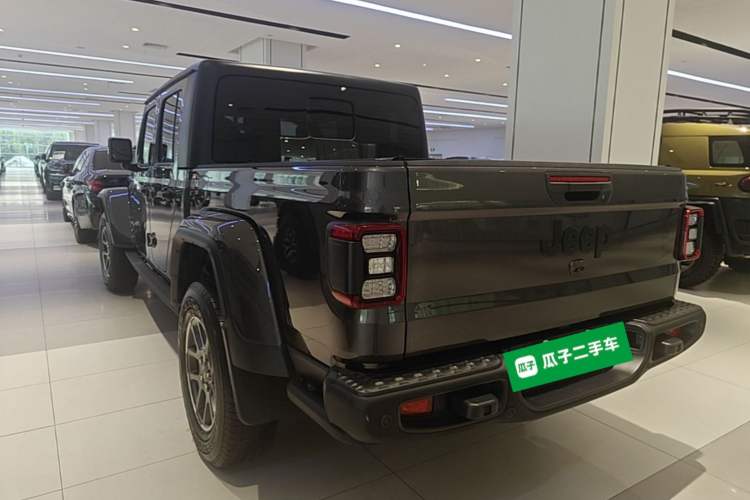 Used Jeep Gladiator 2022 3.6L Pioneer Edition Rear Left 45 Deg