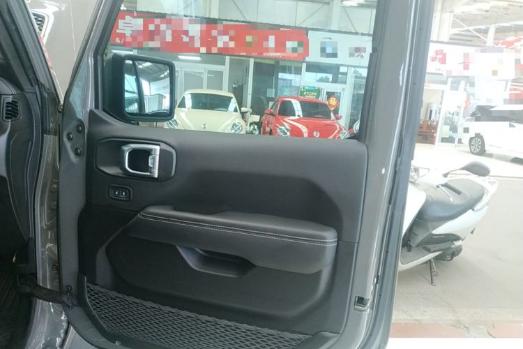 Used Jeep Gladiator 2022 3.6L Pioneer Edition Right Front Door Interior