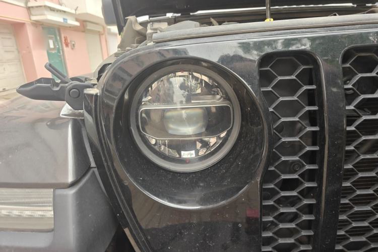 Used Jeep Gladiator 2022 3.6L Pioneer Edition Right Front Headlight
