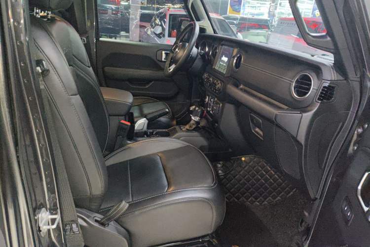 Used Jeep Gladiator 2022 3.6L Pioneer Edition Right Front Seat
