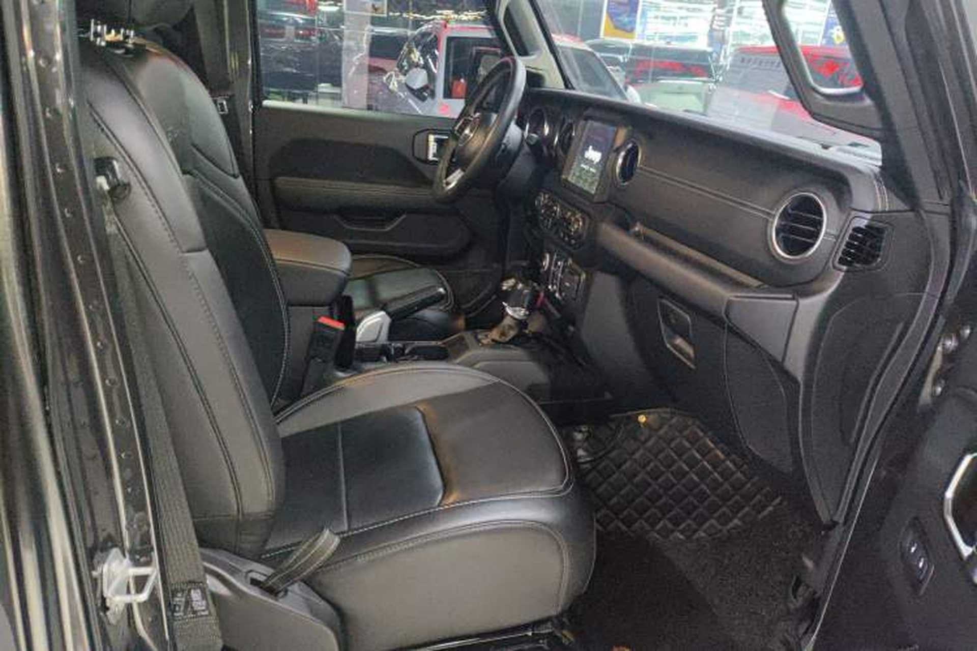 Used Jeep Gladiator 2022 3.6L Pioneer Edition Right Front Seat