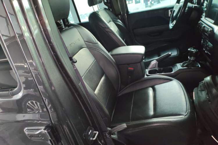 Used Jeep Gladiator 2022 3.6L Pioneer Edition Right Front Seat