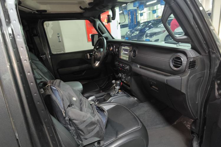 Used Jeep Gladiator 2022 3.6L Pioneer Edition Right Front Seat