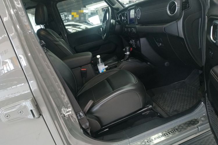 Used Jeep Gladiator 2022 3.6L Pioneer Edition Right Front Seat
