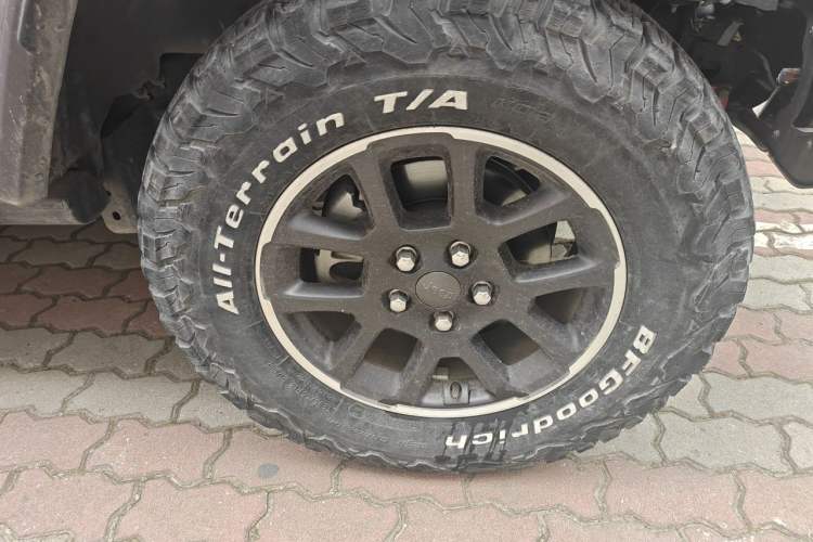 Used Jeep Gladiator 2022 3.6L Pioneer Edition Right Front Wheel Hub