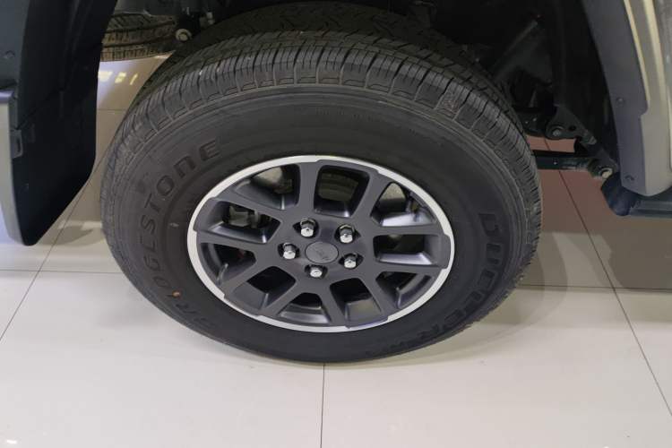 Used Jeep Gladiator 2022 3.6L Pioneer Edition Right Rear Wheel Hub