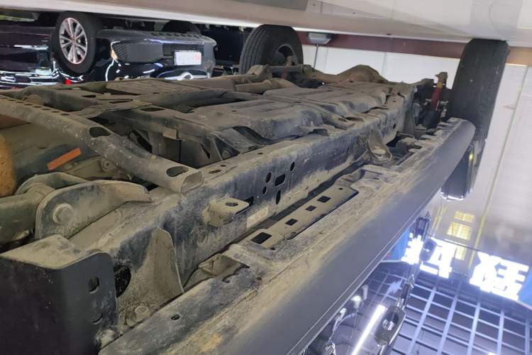 Used Jeep Gladiator 2022 3.6L Pioneer Edition Right Side Sill