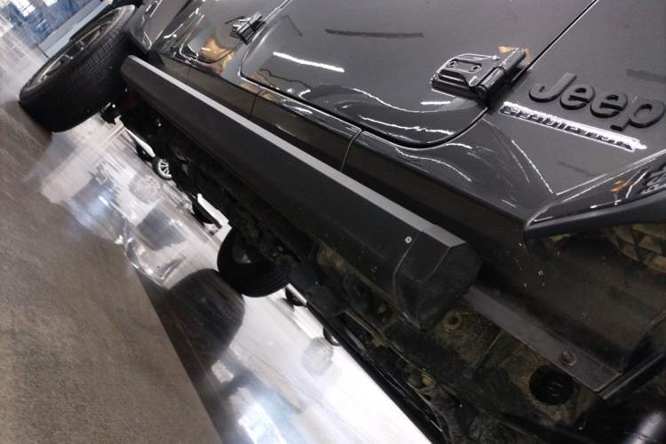 Used Jeep Gladiator 2022 3.6L Pioneer Edition Right Side Sill