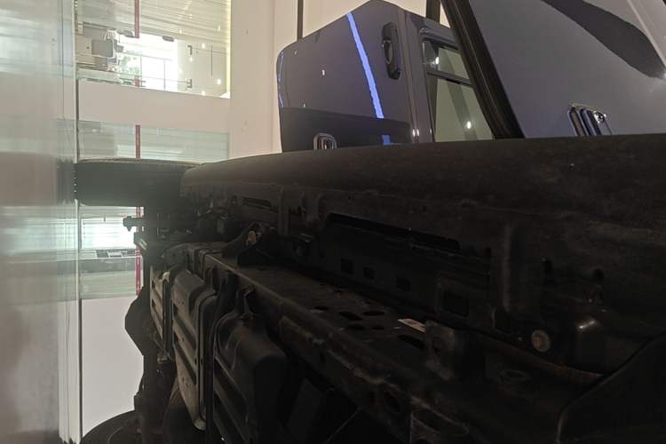 Used Jeep Gladiator 2022 3.6L Pioneer Edition Right Side Sill