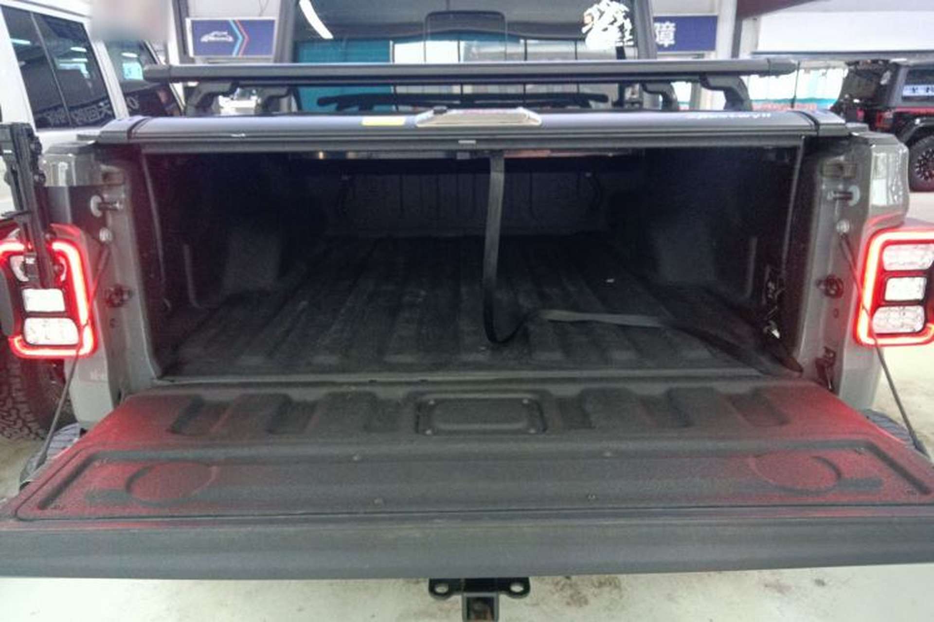 Used Jeep Gladiator 2022 3.6L Pioneer Edition Trunk