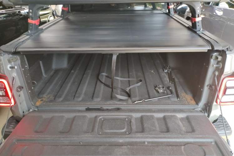 Used Jeep Gladiator 2022 3.6L Pioneer Edition Trunk