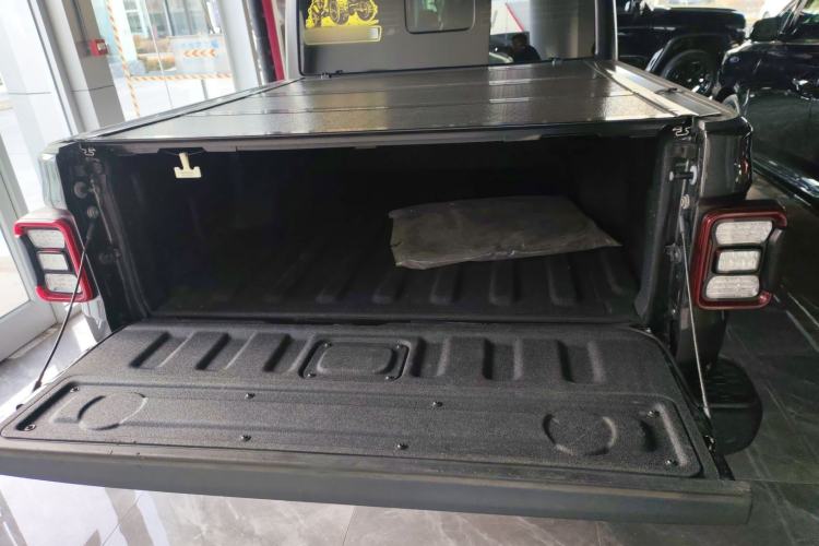 Used Jeep Gladiator 2022 3.6L Pioneer Edition Trunk