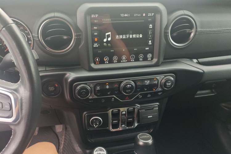 Used Jeep Gladiator 2022 3.6L Pioneer Edition Audio And AC Panel