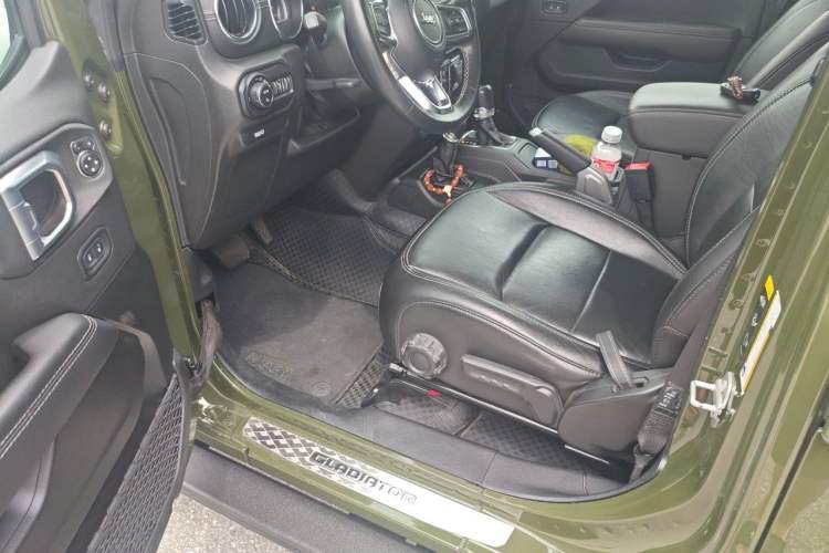 Used Jeep Gladiator 2022 3.6L Pioneer Edition Driver Seat