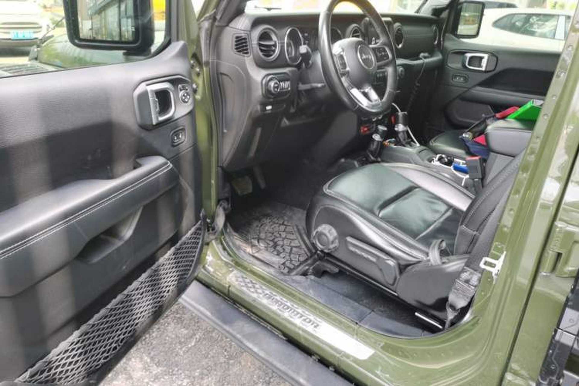 Used Jeep Gladiator 2022 3.6L Pioneer Edition Driver Seat