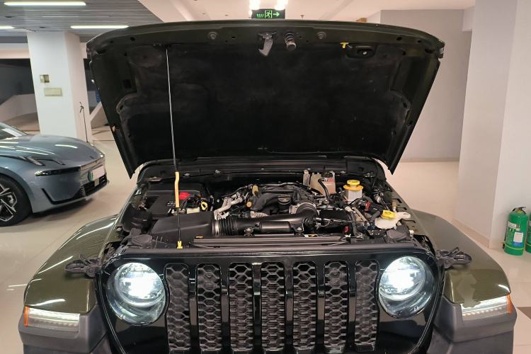 Used Jeep Gladiator 2022 3.6L Pioneer Edition Engine Bay