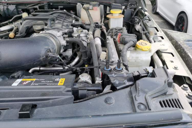 Used Jeep Gladiator 2022 3.6L Pioneer Edition Engine Bay Left
