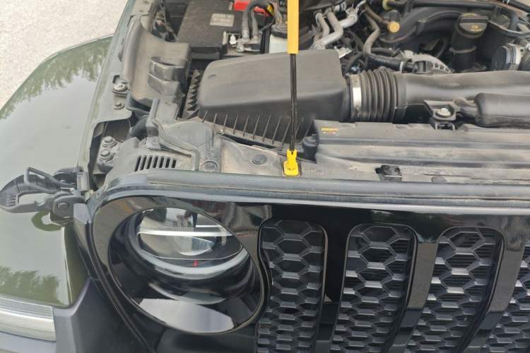 Used Jeep Gladiator 2022 3.6L Pioneer Edition Engine Bay Right