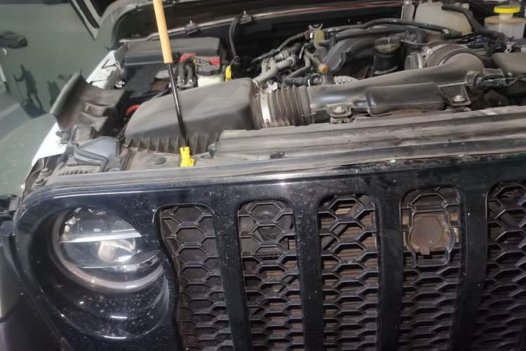 Used Jeep Gladiator 2022 3.6L Pioneer Edition Engine Bay Right