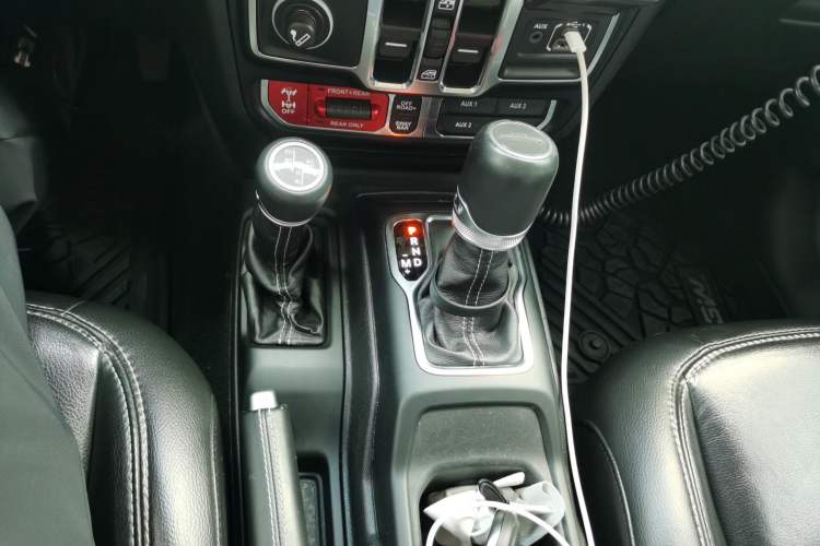 Used Jeep Gladiator 2022 3.6L Pioneer Edition Gear Lever